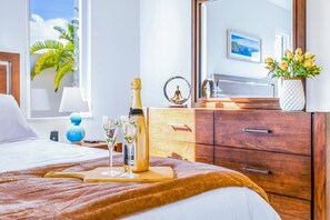 3 bedrooms, desk, iron/ironing board, travel crib