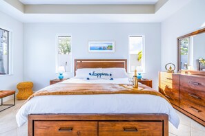 3 Schlafzimmer, Schreibtisch, Bügeleisen/Bügelbrett, Reisekinderbett