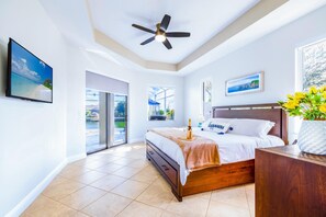3 bedrooms, desk, iron/ironing board, travel cot - Canal-Front Bright Escape 3+bed/2bath -Heated Pool-Family Fun! Pet friendly! (Cape Coral)