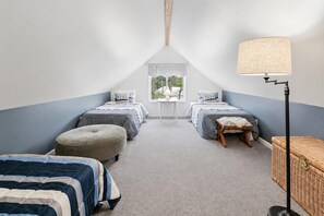 4 bedrooms, desk, travel crib, free WiFi