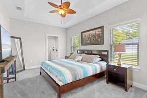 3 bedrooms, desk, travel crib, free WiFi