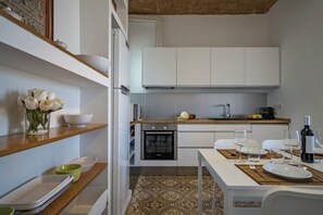 Refrigerador, microondas, horno y lavavajillas 