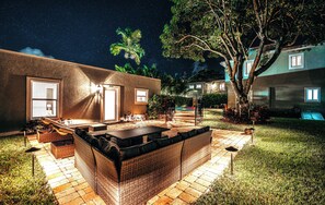 Casa Deluxe, varias habitaciones, vista al jardín | Terraza o patio