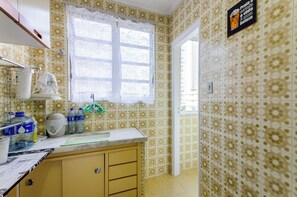 Shower, toilet paper - Apartment 200m from the beach! Tranquility, garage and Wi-Fi! (Cidade Ocian Praia Grande)