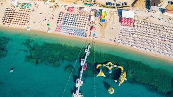 Aan een privéstrand, 5 strandbars