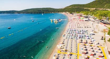 Beachfront Hotel Palma Jaz