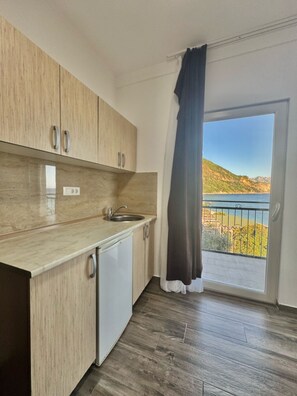 Economy Apartment, Balcony, Sea View | Soundproofing, free WiFi - Beachfront Hotel Palma Jaz (Budva)