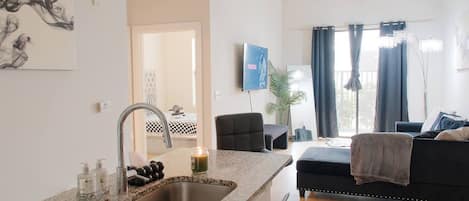 1 habitación, wifi y ropa de cama