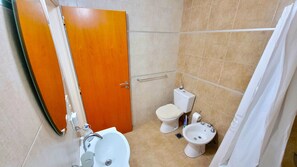 Departamento, 1 habitación, balcón, vista a la ciudad | Baño