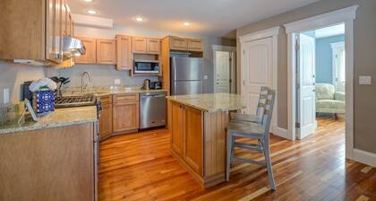 Charming Sheepscot Overlook Cottage
