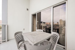 Terrace/patio - StripViewSuites at Platinum (Las Vegas)