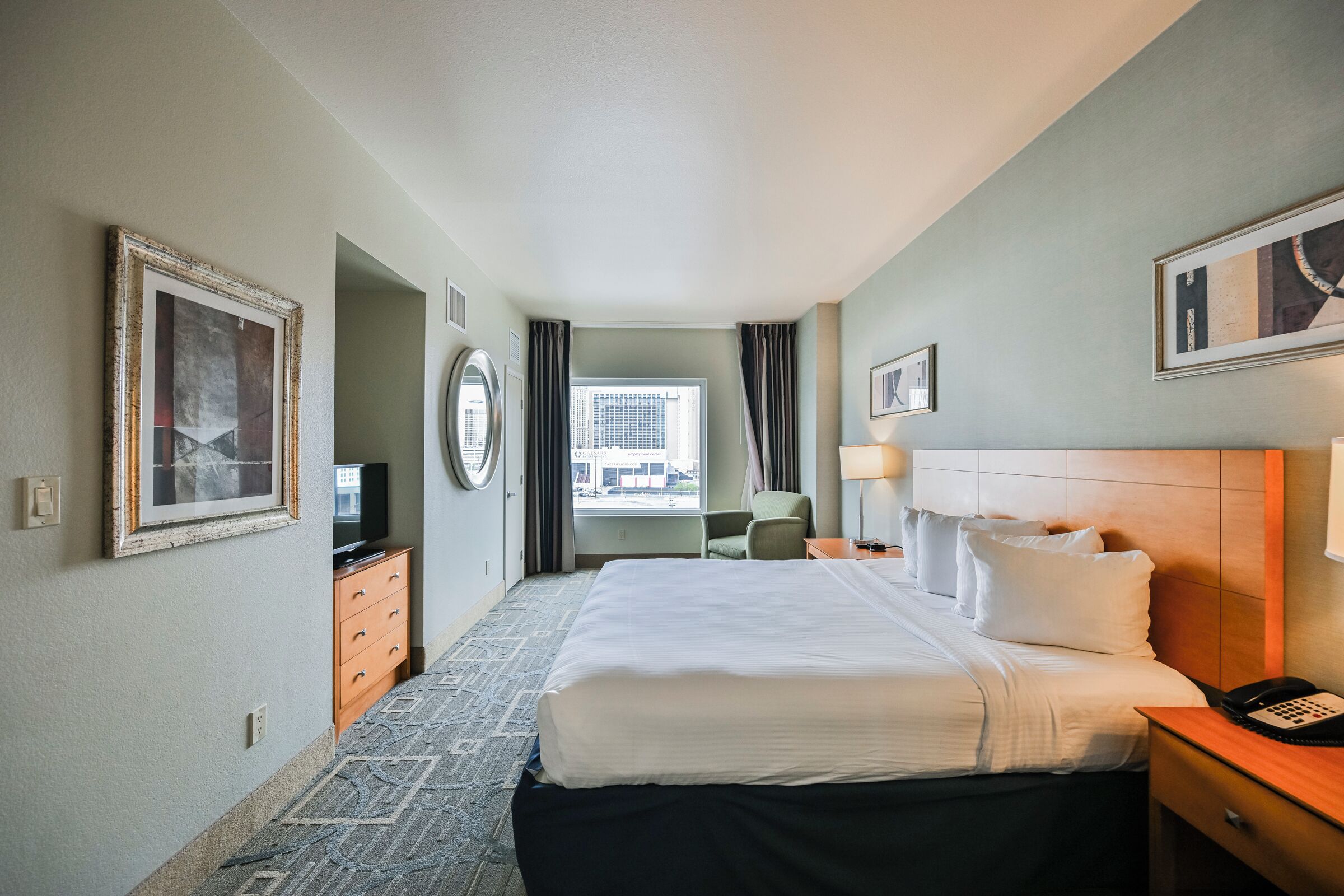 One-Bedroom - Balcony & View | 1 habitación, escritorio y espacio para trabajar con laptop 