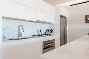 Fridge, microwave, oven, stovetop