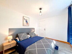 2 bedrooms, iron/ironing board, free WiFi, bed sheets