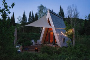 Individually furnished, soundproofing, bed sheets - Farouche Tremblant (Lac-Supérieur)