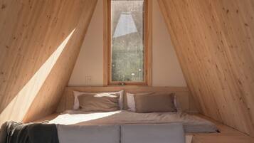 Individually furnished, bed sheets