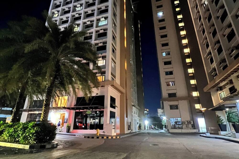 Alabang Staycation Sucat
