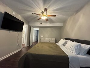 3 dormitorios, tabla de planchar con plancha, wifi y ropa de cama