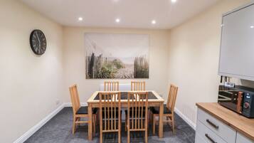 Cottage | Dining