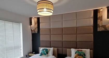 NEW property / quiet area / FREE parking / private garden