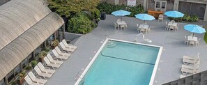 Piscine couverte, piscine extérieure