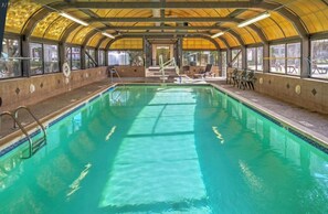 Sisäuima-allas, ulkouima-allas