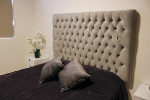 2 slaapkamers, een strijkplank/strijkijzer, wifi, beddengoed