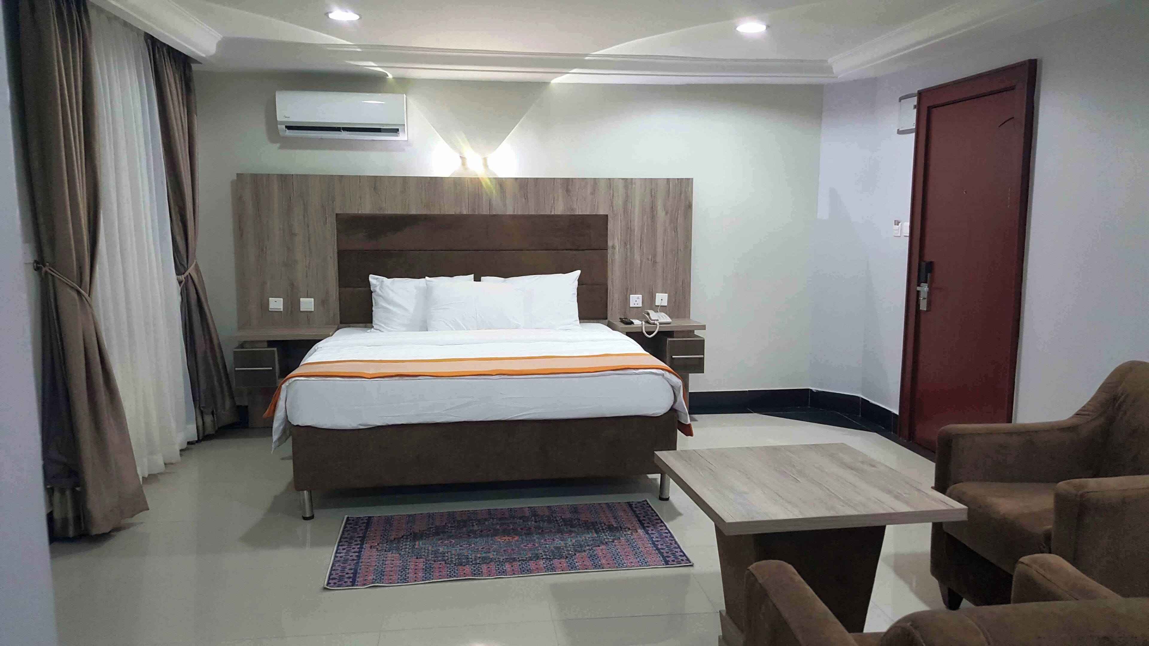 Presidentieel appartement | Een bureau, een laptopwerkplek, gratis wifi