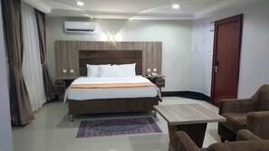 Appartement Présidentiel | Bureau, espace de travail pour ordinateur portable, Wi-Fi gratuit