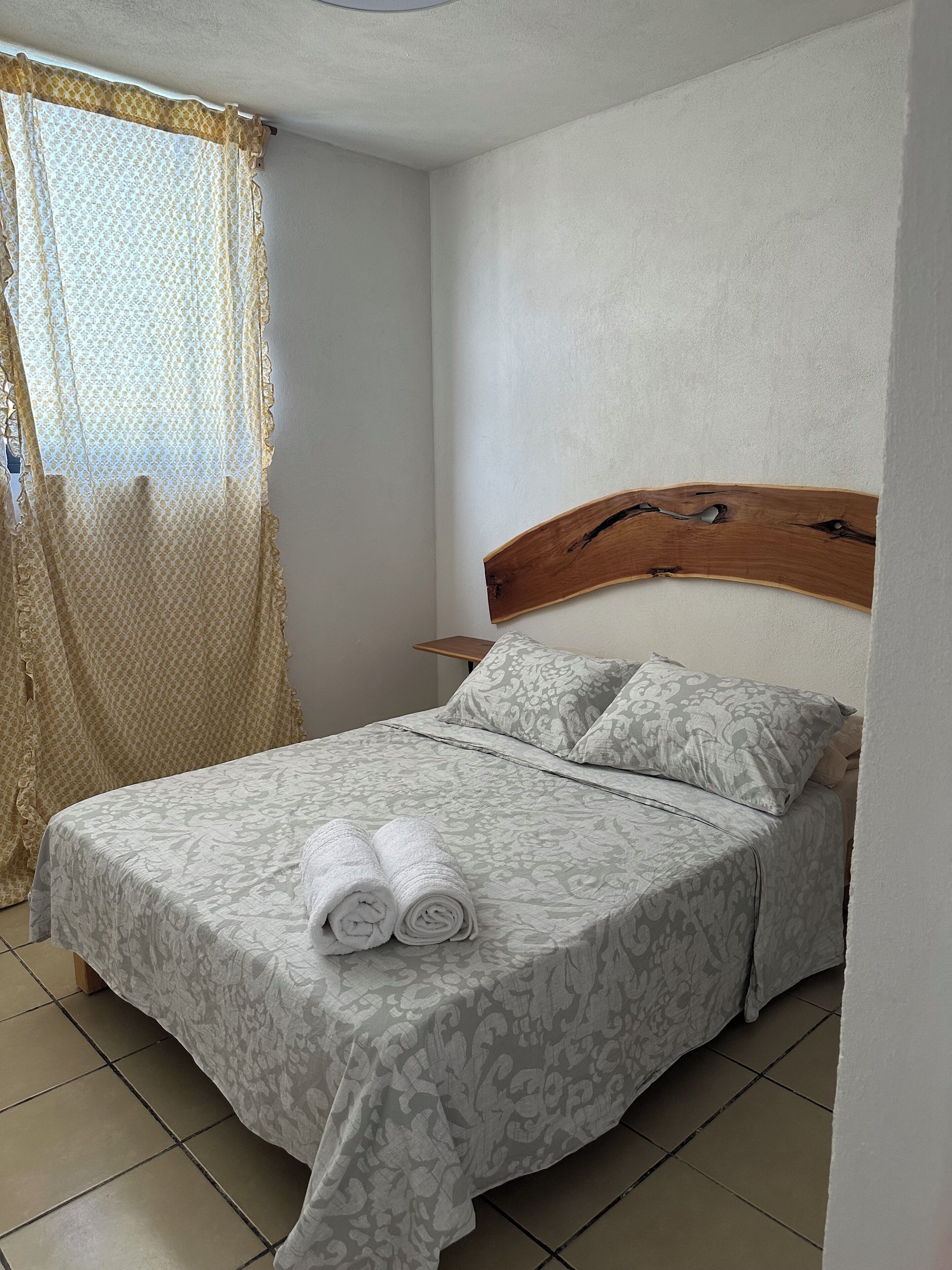 2 bedrooms, desk, free WiFi, bed sheets