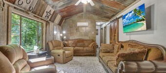 Secluded Hocking Hills Cabin, Hot Tub, Fire Pit, Private Woods Retreat