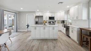 House (3 Bedrooms) | Private kitchen - 520 Escambia St (Indian Harbour Beach)
