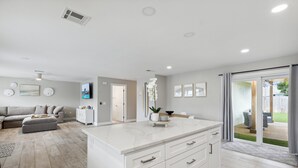 Private kitchen - 520 Escambia St (Indian Harbour Beach)