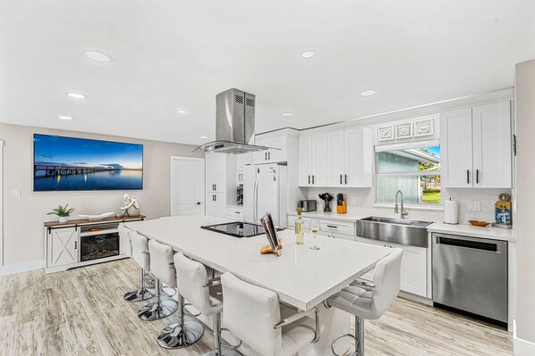 House (5 Bedrooms) | Private kitchen | Fridge, microwave, oven, stovetop