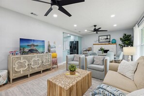 Σπίτι (4 Bedrooms) | Περιοχή καθιστικού | Τραπεζάκι επιτραπέζιας αντισφαίρισης