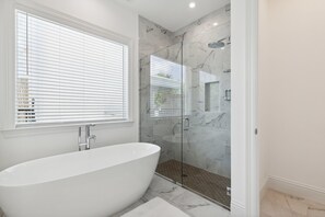 House (4 Bedrooms) | Bathroom - 132 Ocean Estates Dr (Fort Pierce)