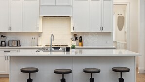 House (4 Bedrooms) | Private kitchen - 132 Ocean Estates Dr (Fort Pierce)