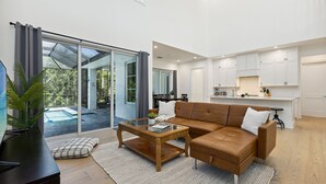 House (4 Bedrooms) | Living area - 132 Ocean Estates Dr (Fort Pierce)