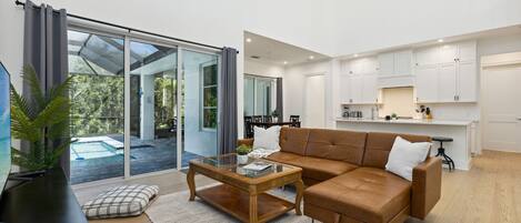 House (4 Bedrooms) | Front of property