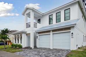 Exterior - 140 Ocean Estates Dr (Fort Pierce)