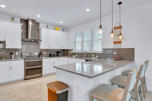 House (4 Bedrooms) | Interior