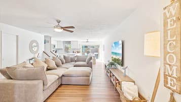 Villa (3 Bedrooms) | Front of property