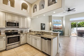 House (3 Bedrooms) | Interior