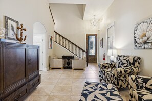 House (3 Bedrooms) | Interior