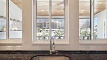 Villa (4 Bedrooms) | Interior