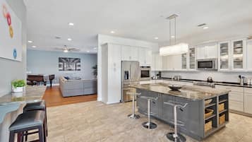 Villa (4 Bedrooms) | Interior