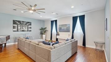 Villa (4 Bedrooms) | Interior