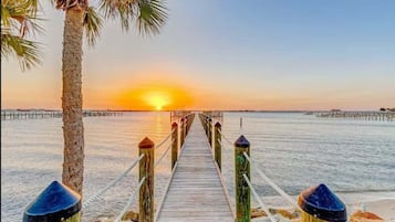 Casa (Multiple Bedrooms) | Parte interna