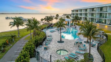 Casa (Multiple Bedrooms) | Parte interna