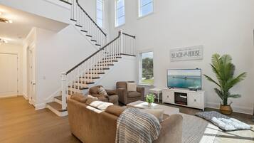 House (4 Bedrooms) | Interior